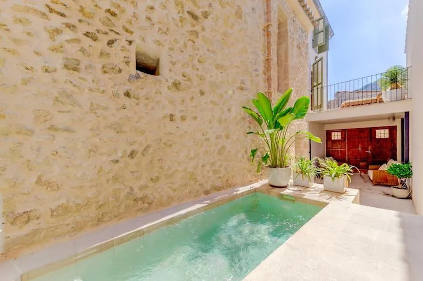 Charming Pollensa Villa Alicanti 4 Bedrooms Positioned In The Heart Of Old Town