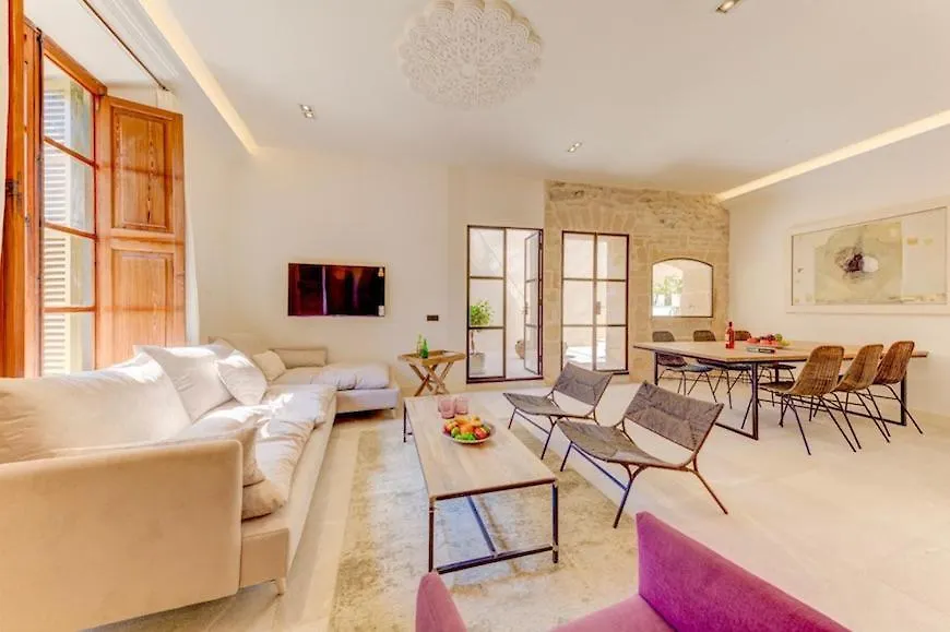 Charming Pollensa Villa Alicanti 4 Bedrooms Positioned In The Heart Of Old Town