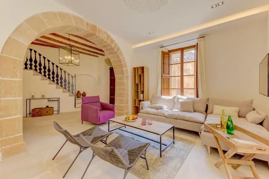 Charming Pollensa Villa Alicanti 4 Bedrooms Positioned In The Heart Of Old Town Pollenca