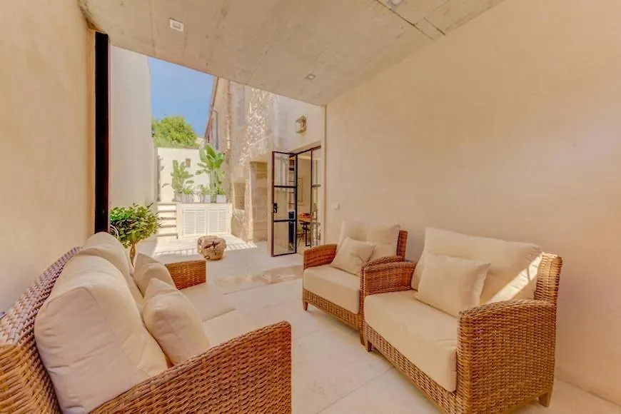 Charming Pollensa Villa Alicanti 4 Bedrooms Positioned In The Heart Of Old Town