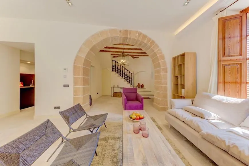 Charming Pollensa Villa Alicanti 4 Bedrooms Positioned In The Heart Of Old Town