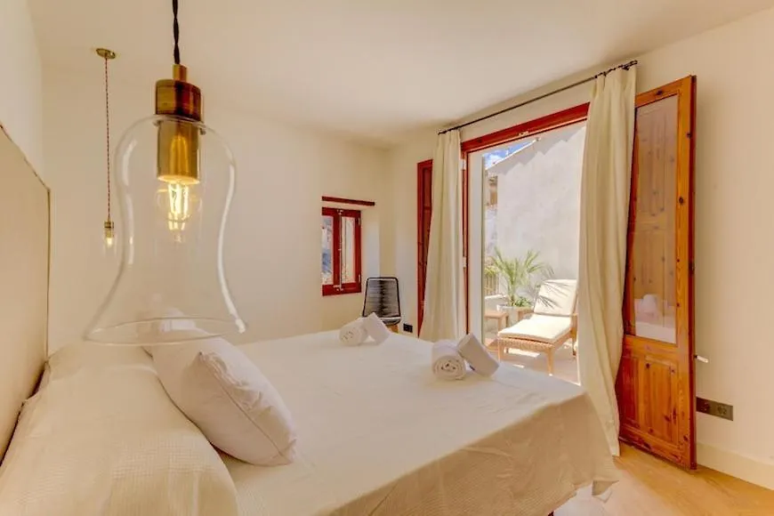 Charming Pollensa Villa Alicanti 4 Bedrooms Positioned In The Heart Of Old Town